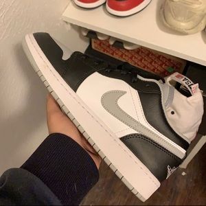 Jordan 1 grey